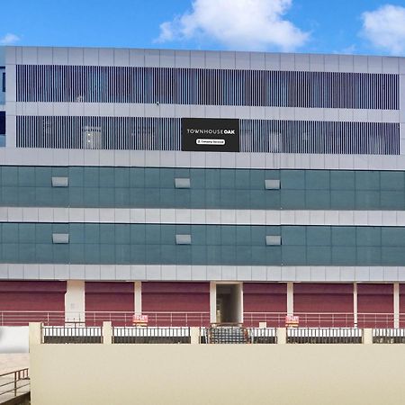 Townhouse Oak Sarusajai Stadium Dispur Luaran gambar