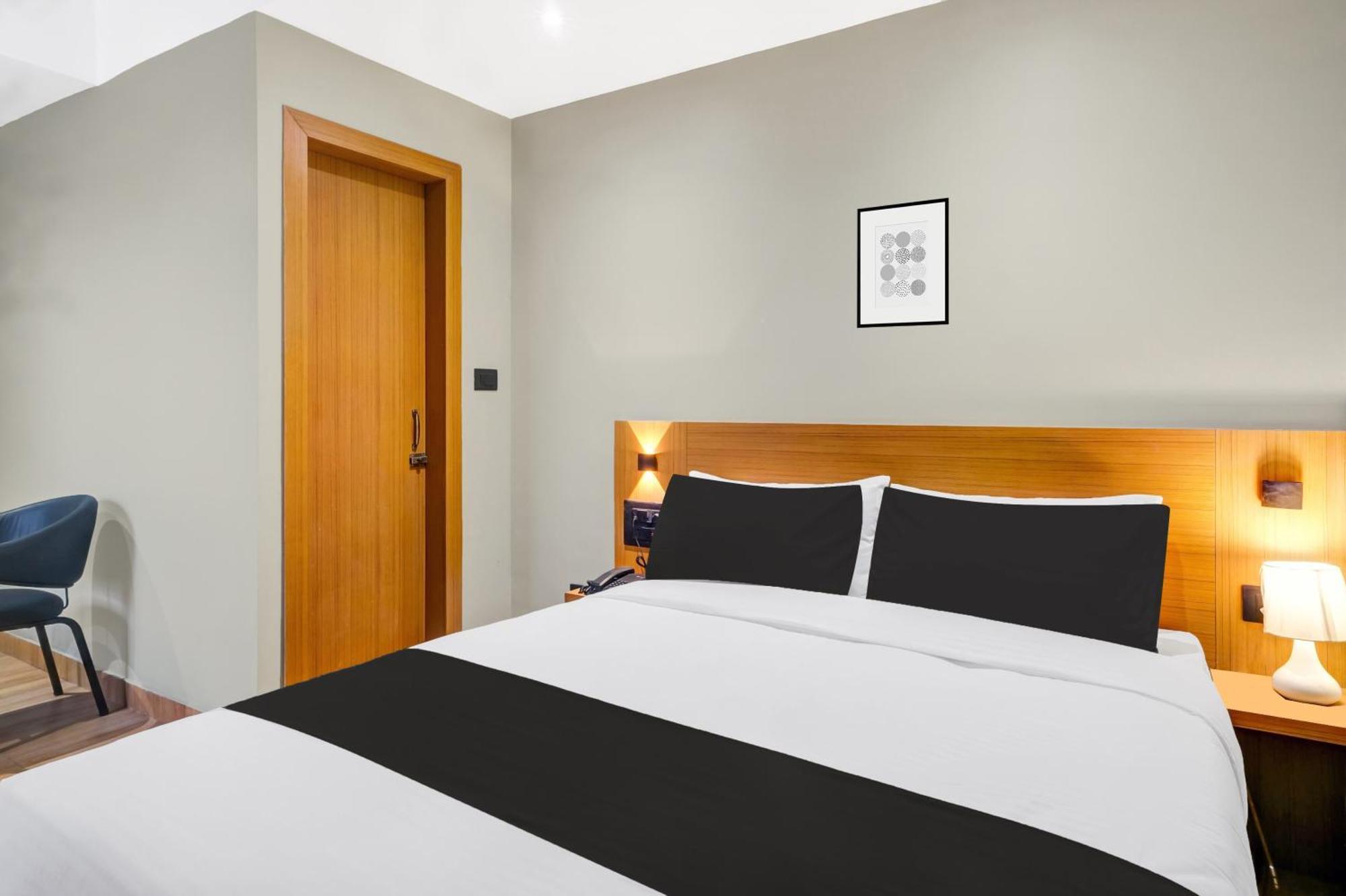 Townhouse Oak Sarusajai Stadium Dispur Luaran gambar